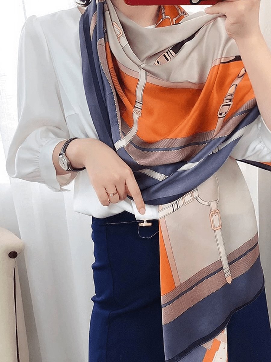 アクセサリー レディース スカーフ 1個 オレンジベルトチェーン プリントサテンスカーフ(レディース)拍卖
