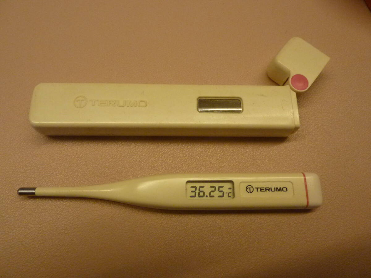 TERUMO デジタル体温計(婦人用) HC502 ケース付き拍卖