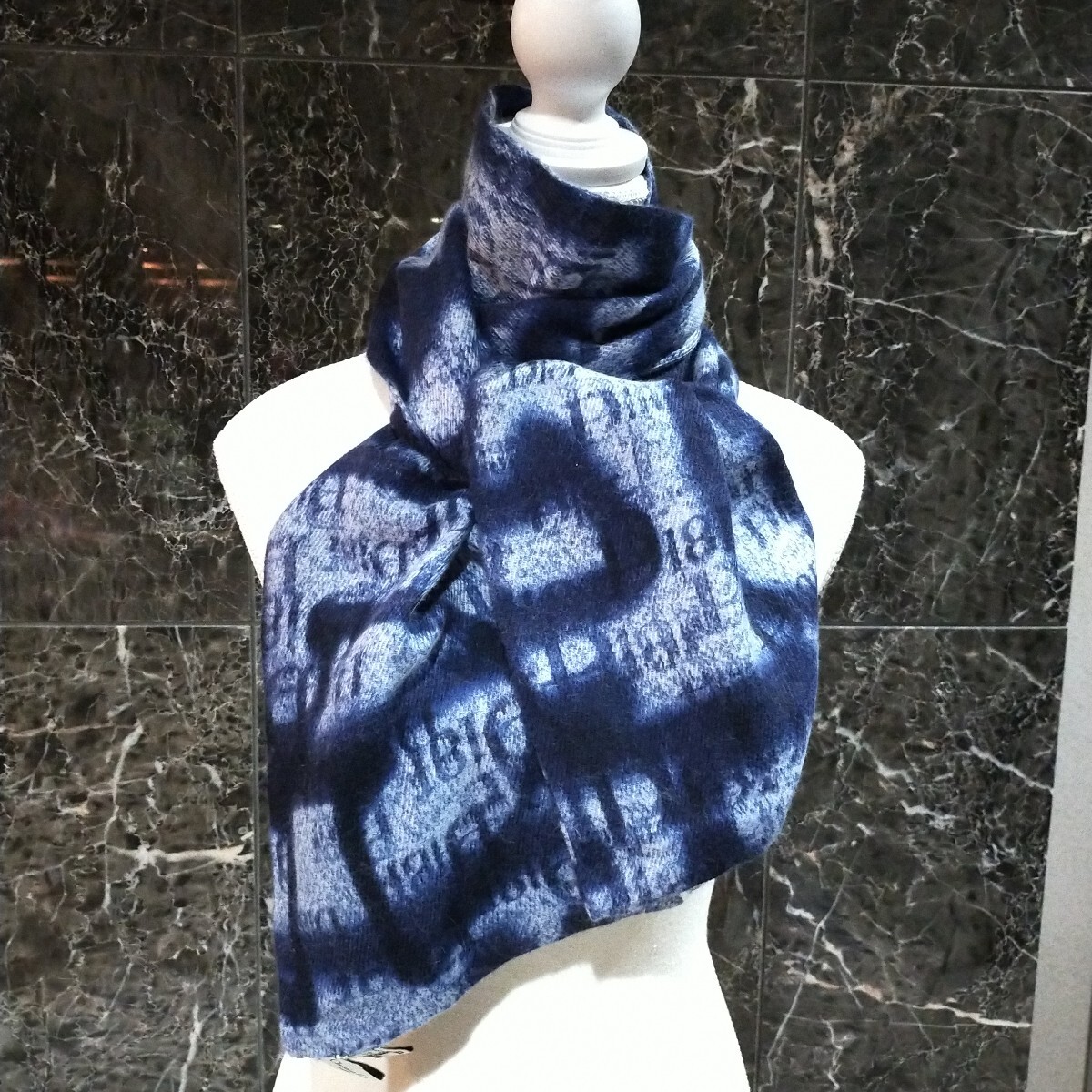 極美品/レア Dior クリスチャンディオール ガリアーノ期 トロッター柄ロゴ入ロングマフラー ウール/アンゴラ/シルク ブルー系 ユニセックス拍卖