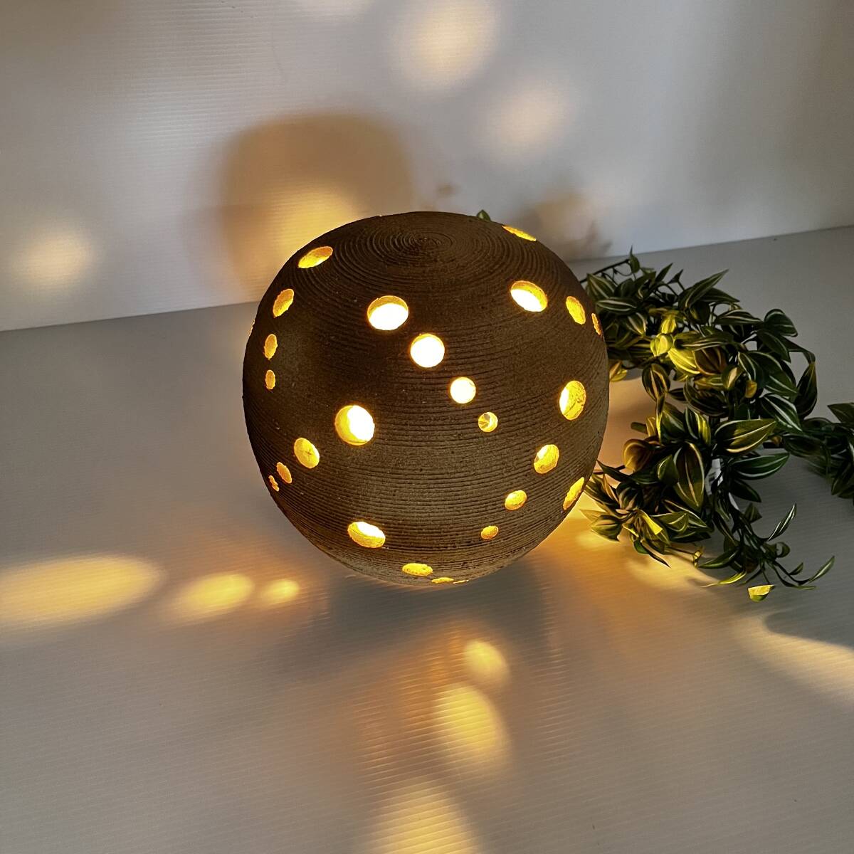 展示品◆素焼【陶器スタンドライト・テーブルランプ】直径230mm ハンドメイド◆インテリア 卓上ランプ フロア照明 間接照明拍卖