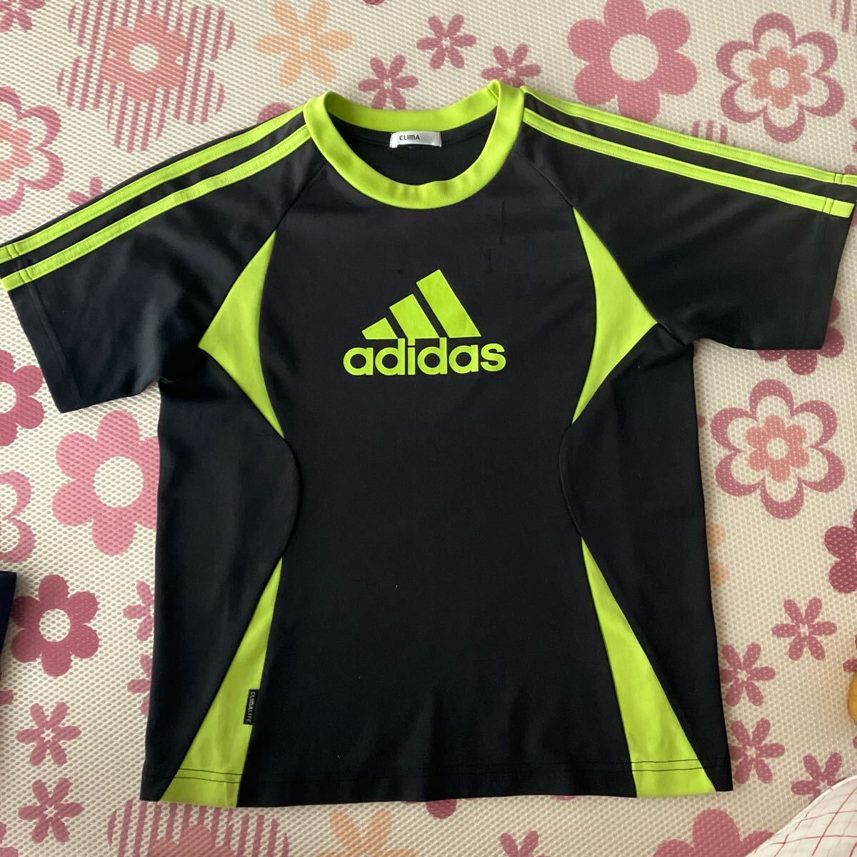 アディダス 半袖Tシャツ拍卖