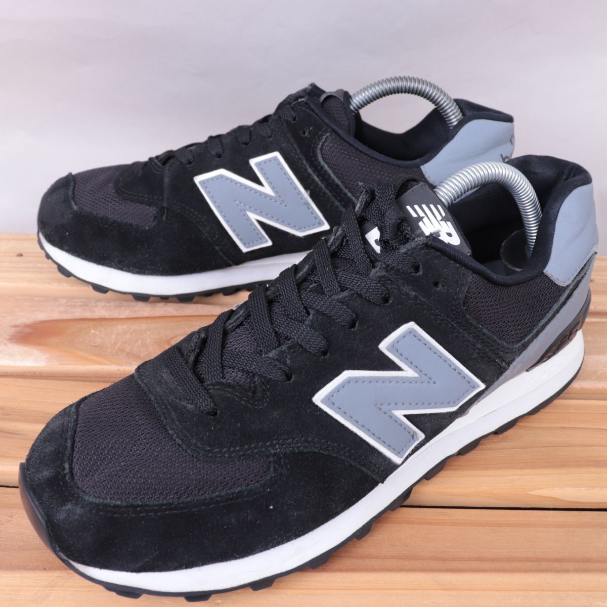 z2418【574】ニューバランス US8.5 26.5cm/黒 ブラック 灰 グレー 白 ホワイト newbalance メンズ スニーカー 中古拍卖