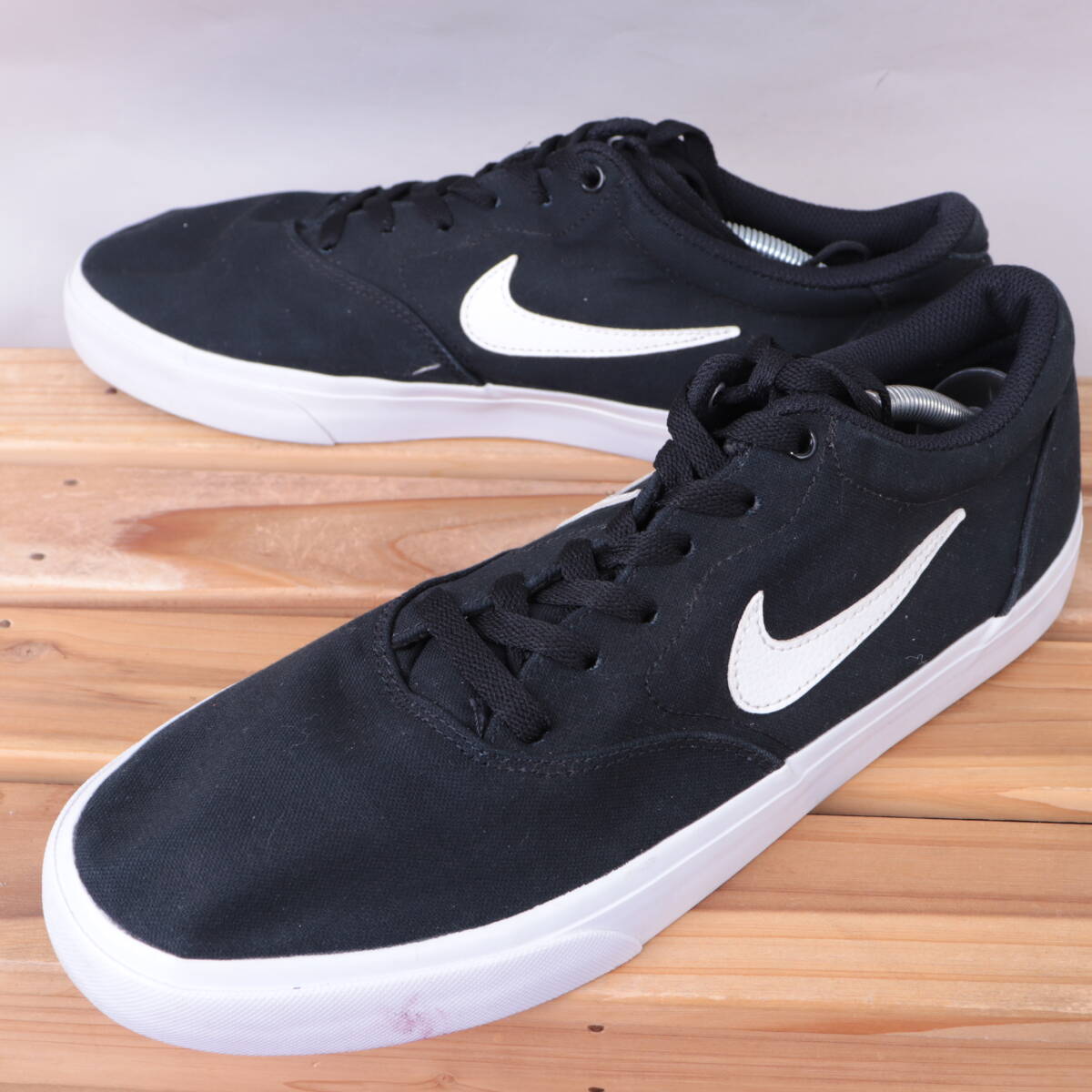 z2494 ナイキ SB チャージ ソーラー US12 30.0cm/黒 ブラック 白 NIKE SB CHARGE SLR メンズ スニーカー 中古拍卖