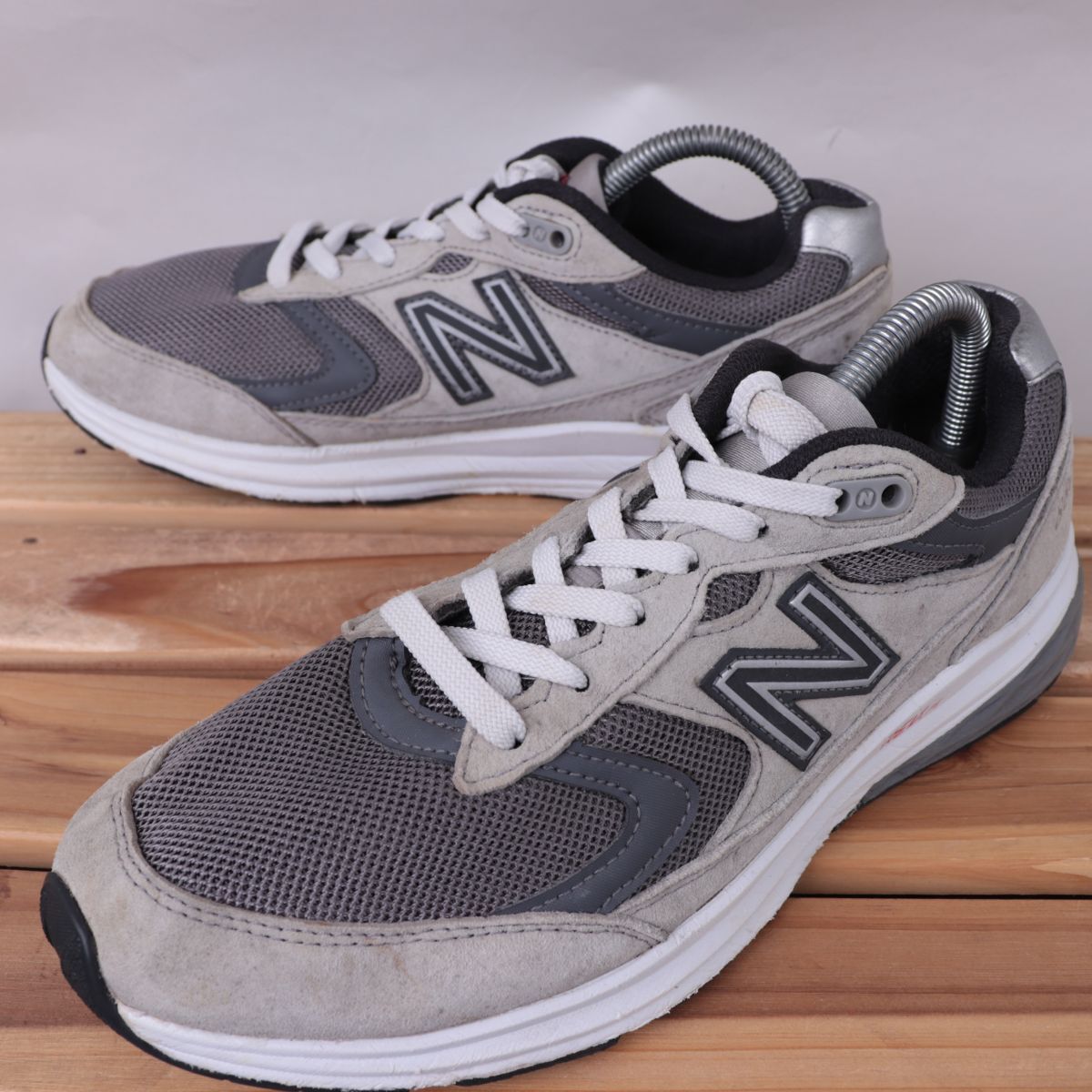 z2473【880】ニューバランス US8 26.0cm/グレー 灰 黒 newbalance メンズ スニーカー 中古拍卖