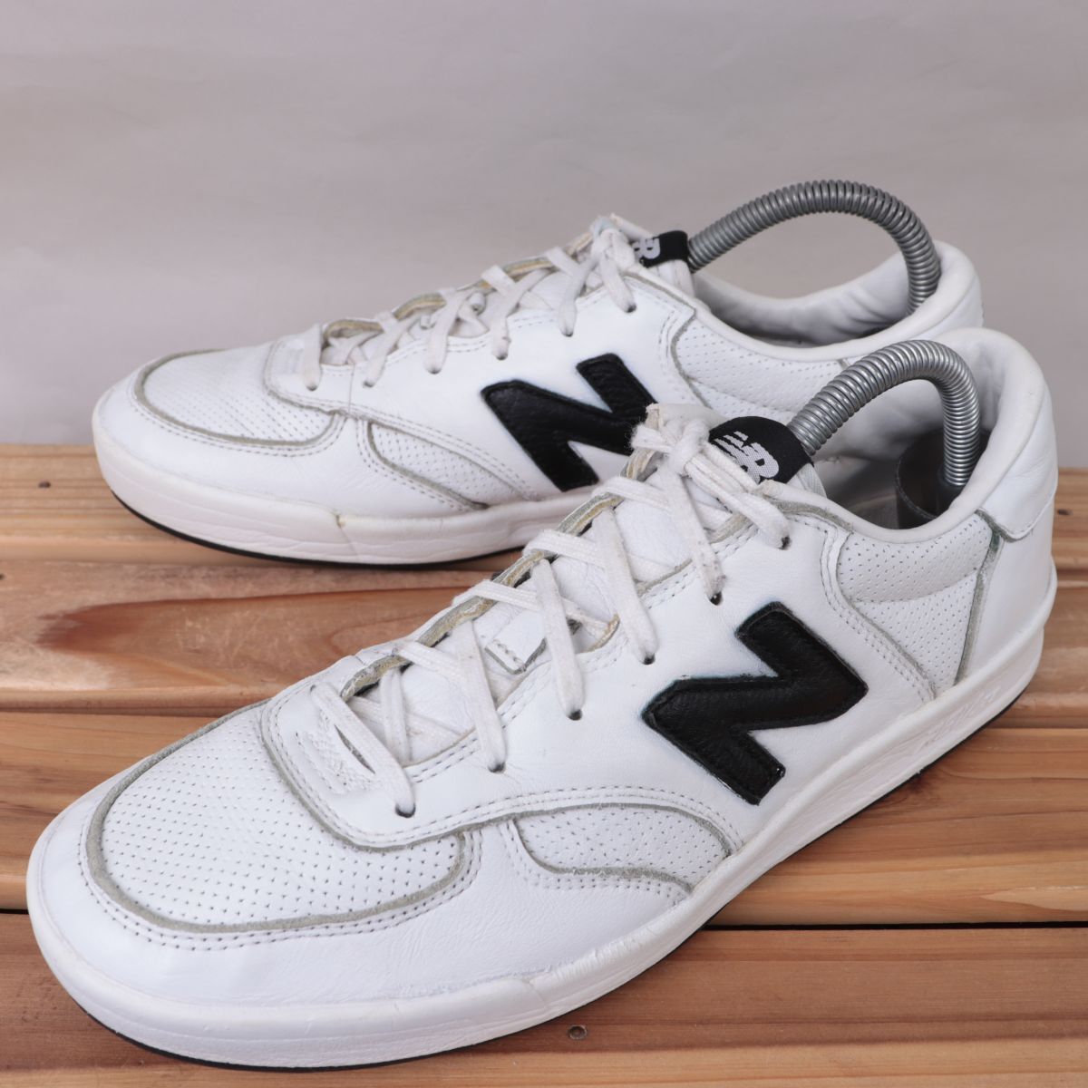 z2537【300】ニューバランス US8.5 26.5cm/白 ホワイト 黒 ブラック newbalance メンズ スニーカー 中古拍卖