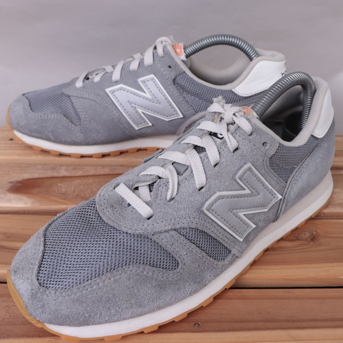 z2658【373】ニューバランス US7.5 25.5cm/灰 グレー シルバー newbalance メンズ スニーカー 中古拍卖