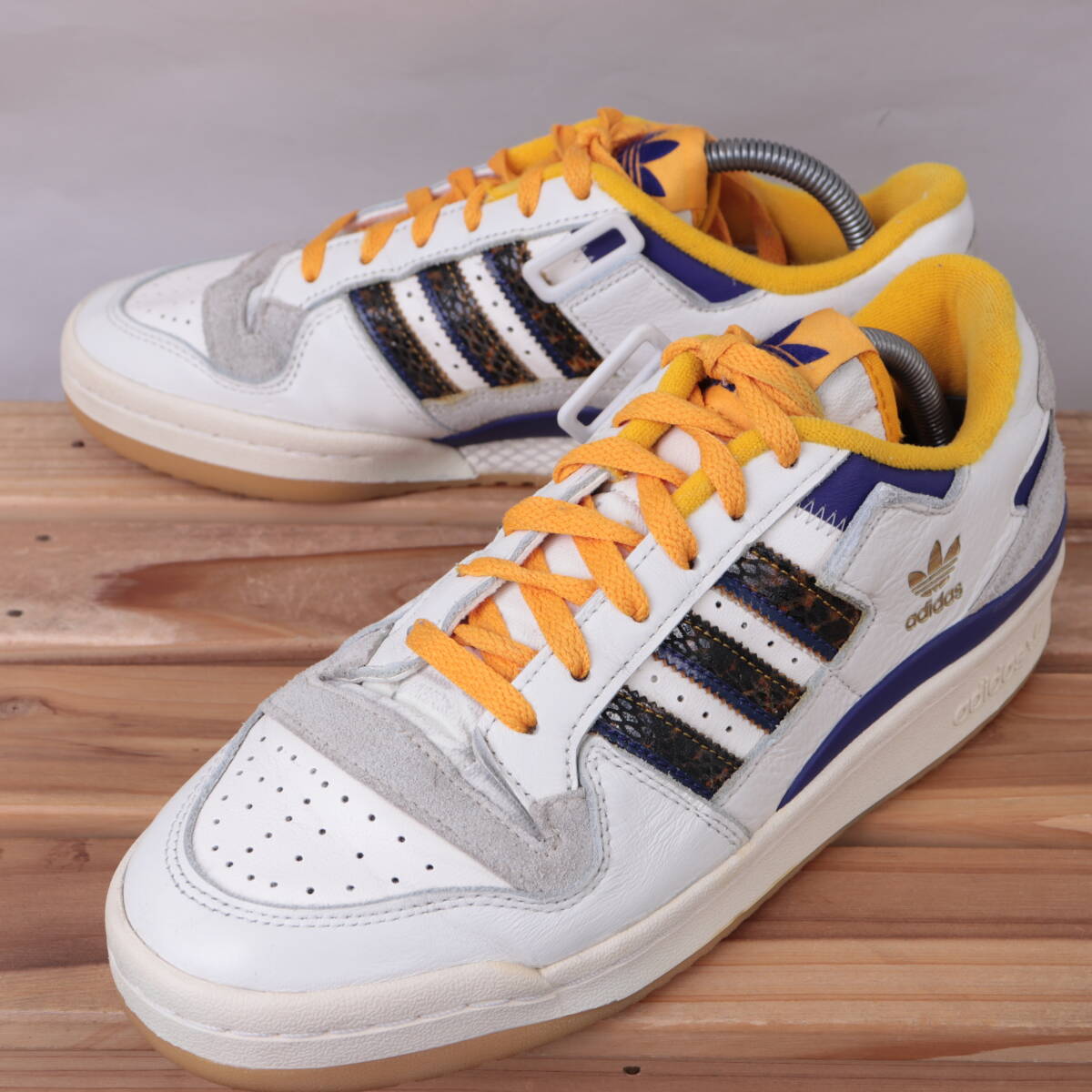 z2689 アディダス フォーラム 84 ロー US8 1/2 26.5cm/白 ホワイト グレー イエロー adidas FORUM 84 LOW メンズ スニーカー 中古拍卖