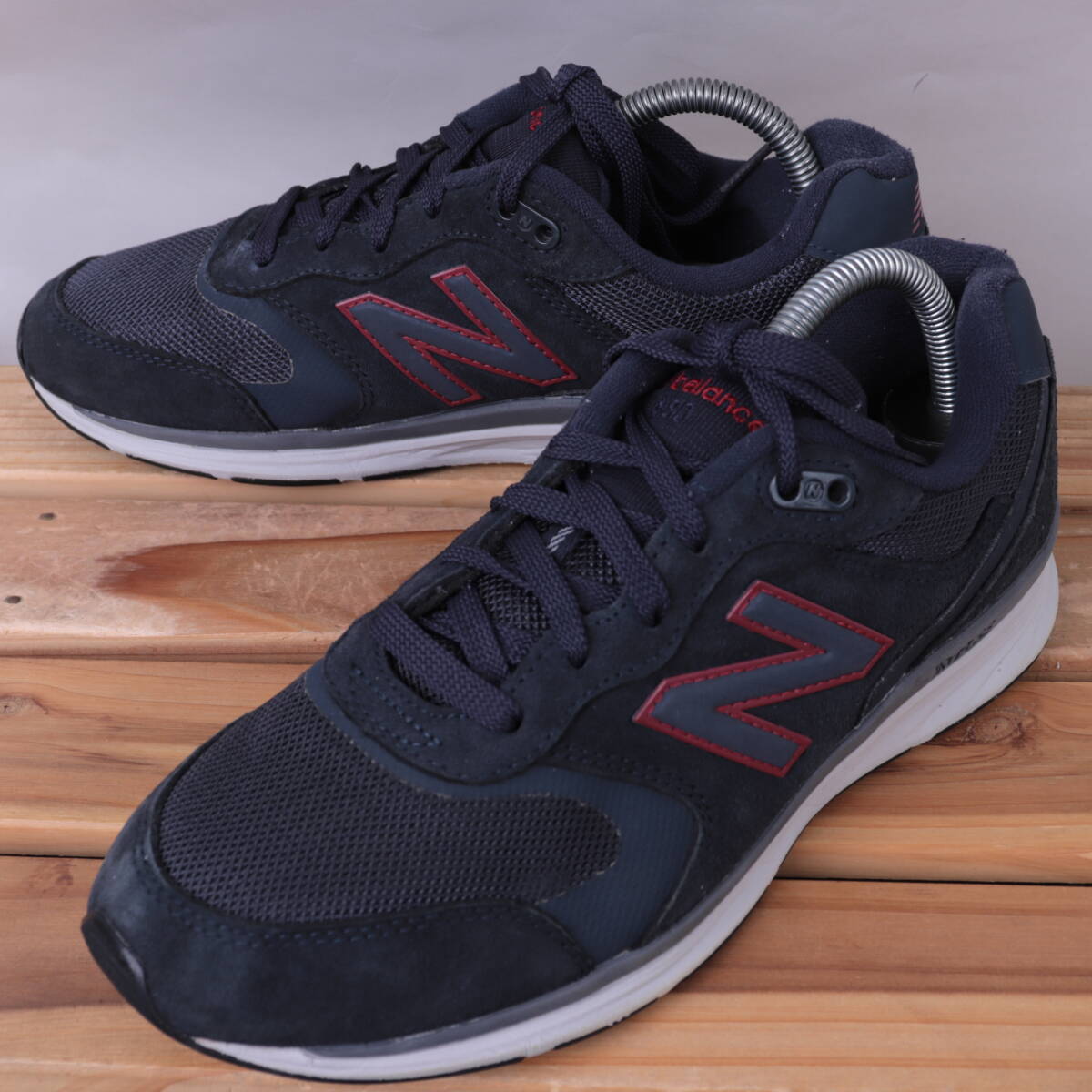 z2698【880】ニューバランス US7.5 25.5cm/紺 ネイビー グレー 赤系 newbalance メンズ スニーカー 中古拍卖