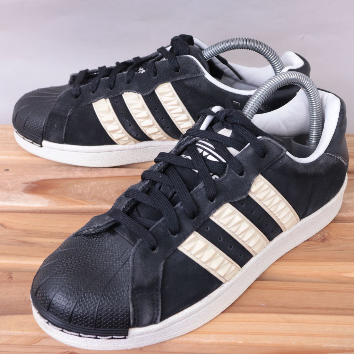 z2812 アディダス ローカット スニーカー US7 1/2 25.5cm/黒 ブラック アイボリー 白 adidas メンズ スニーカー 中古拍卖