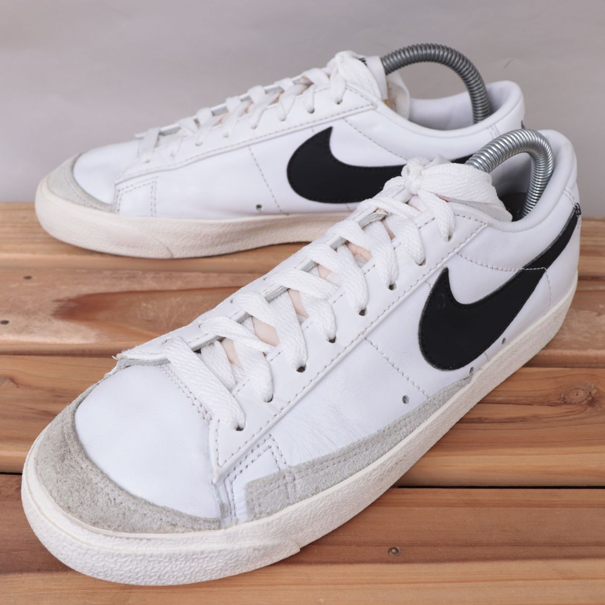 z2854 ナイキ ブレーザー ロー US7 25.0cm/白 ホワイト 黒 ブラック グレー NIKE BLAZER LOW メンズ ユニセックス スニーカー 中古拍卖