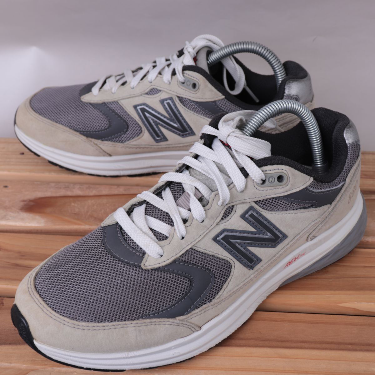 z3095【880】ニューバランス US8 26.0cm/ライトグレー 灰 黒 newbalance メンズ スニーカー 中古拍卖