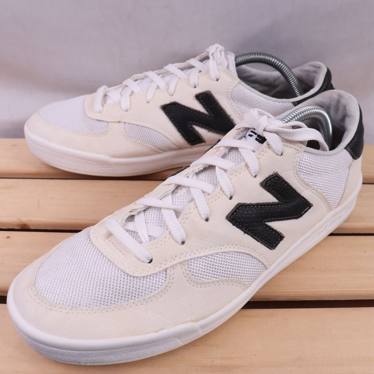 z3022【300】ニューバランス US9.5 27.5cm/白 ホワイト 黒 ブラック newbalance メンズ スニーカー 中古拍卖