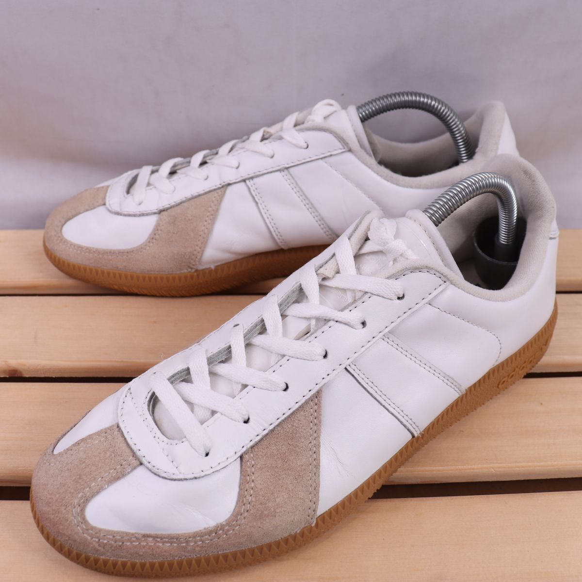 z3026 アディダス BW アーミー US9 27.0cm/白 ホワイト ベージュ キャメル adidas BW ARMY メンズ スニーカー 中古拍卖