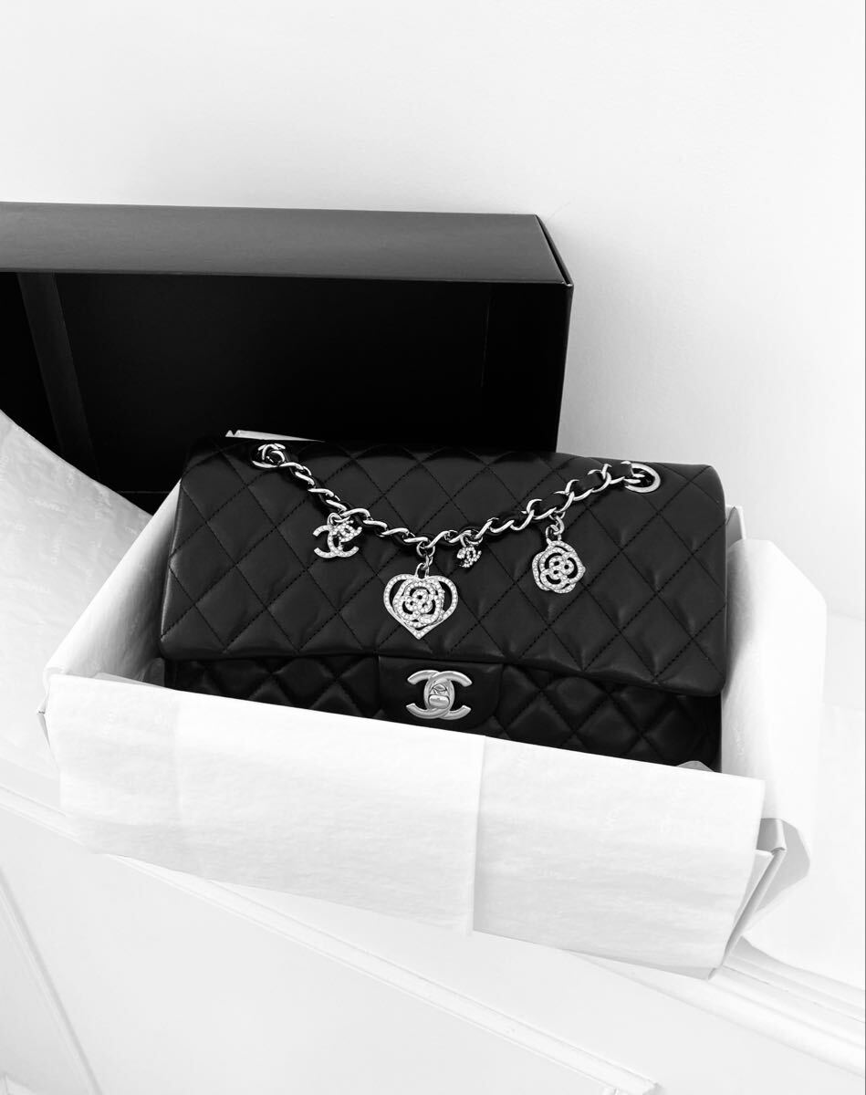 レア CHANEL シャネル ヴァレンタイン限定品 マトラッセ ラムスキン チャーム シルバー金具拍卖