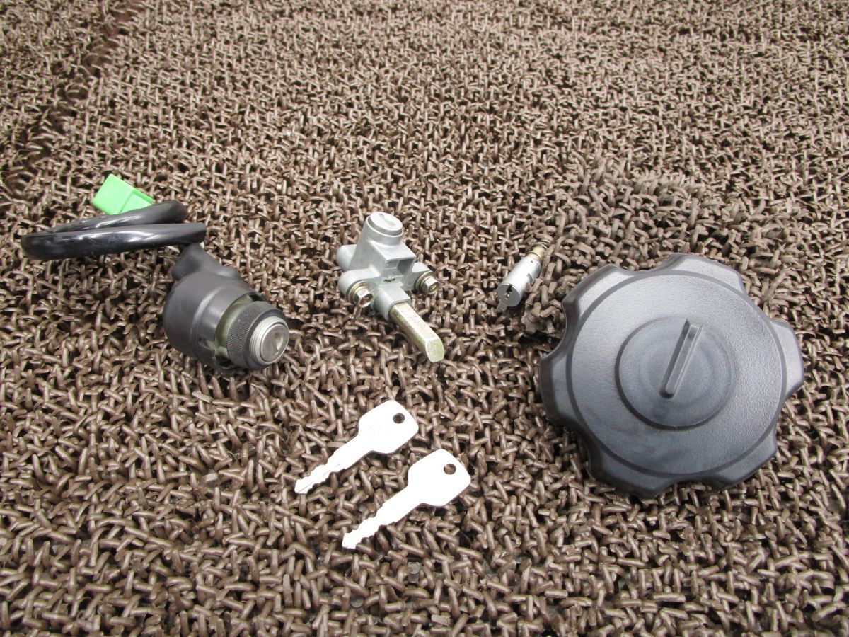 KSR-2 メインキーセット タンクキャップ ●A6587!MX080B カワサキ 【 MX080BE 】 キャブ車 動画有拍卖