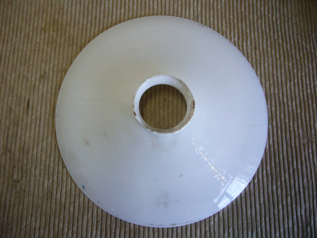 古い昔の 丸形 白色電傘 中古品 昭和レトロ/当時物拍卖