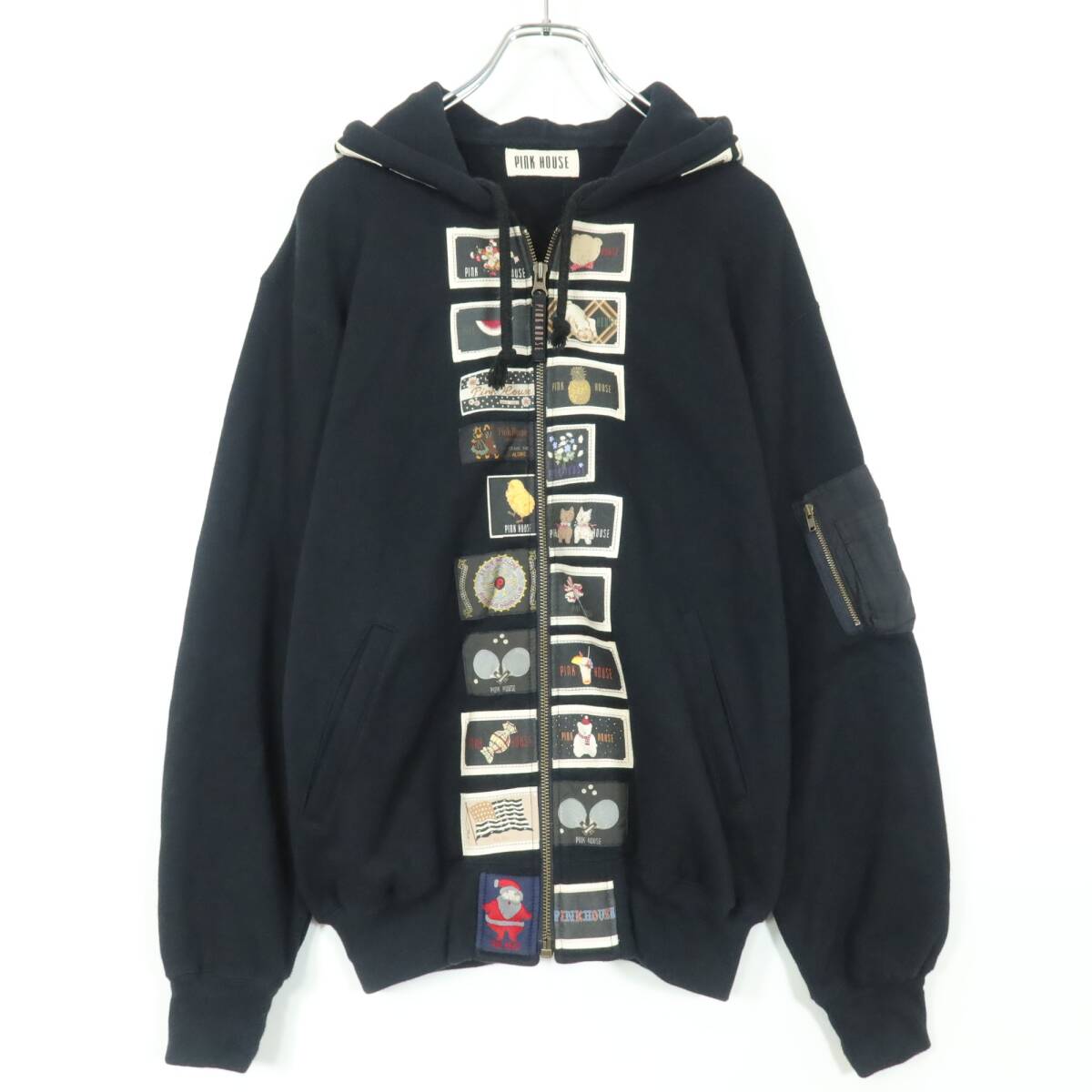 ピンクハウス★定番柄ワッペンいっぱい♪ジップアップブルゾン フード付き 黒系 大きいサイズL 大きなロゴも♪z15234拍卖