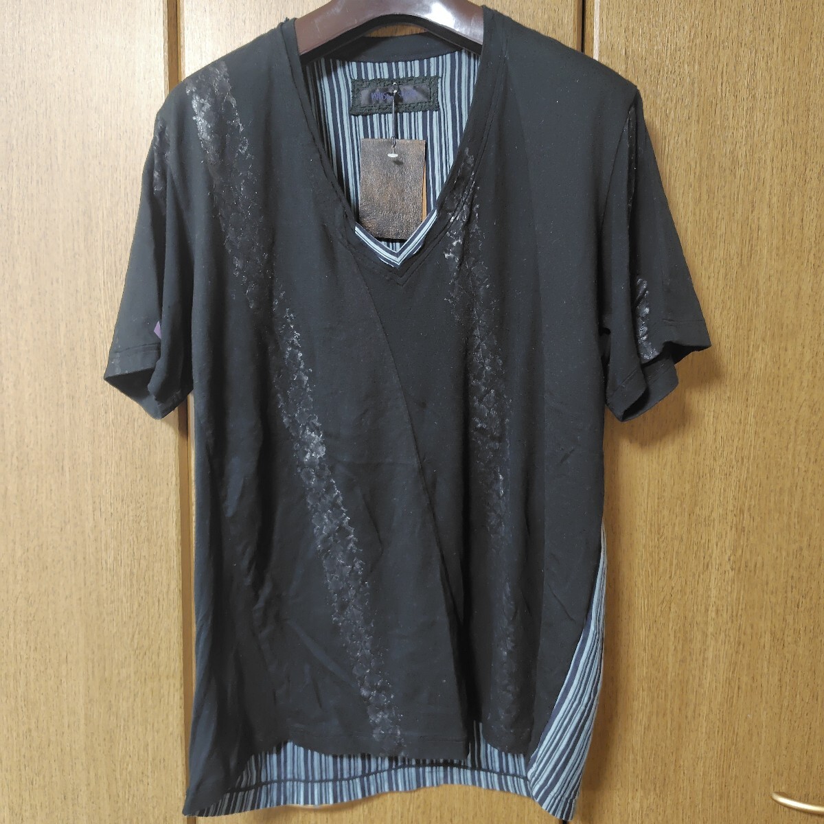 ★arrston volaju/KOHSHIN SATOH★アーストンボラージュ/コウシンサトウ★VネックデザインTシャツ★サイズ54/定価34,000円拍卖