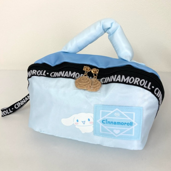 即決新品 サンリオ シナモロール コスメポーチ マルチポーチ 大きく開く 送料無料拍卖