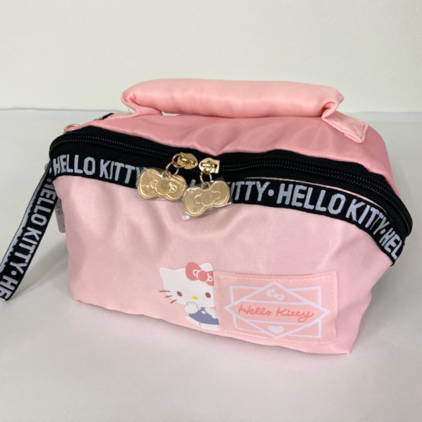 即決新品 サンリオ ハローキティ コスメポーチ マルチポーチ 大きく開く 送料無料拍卖