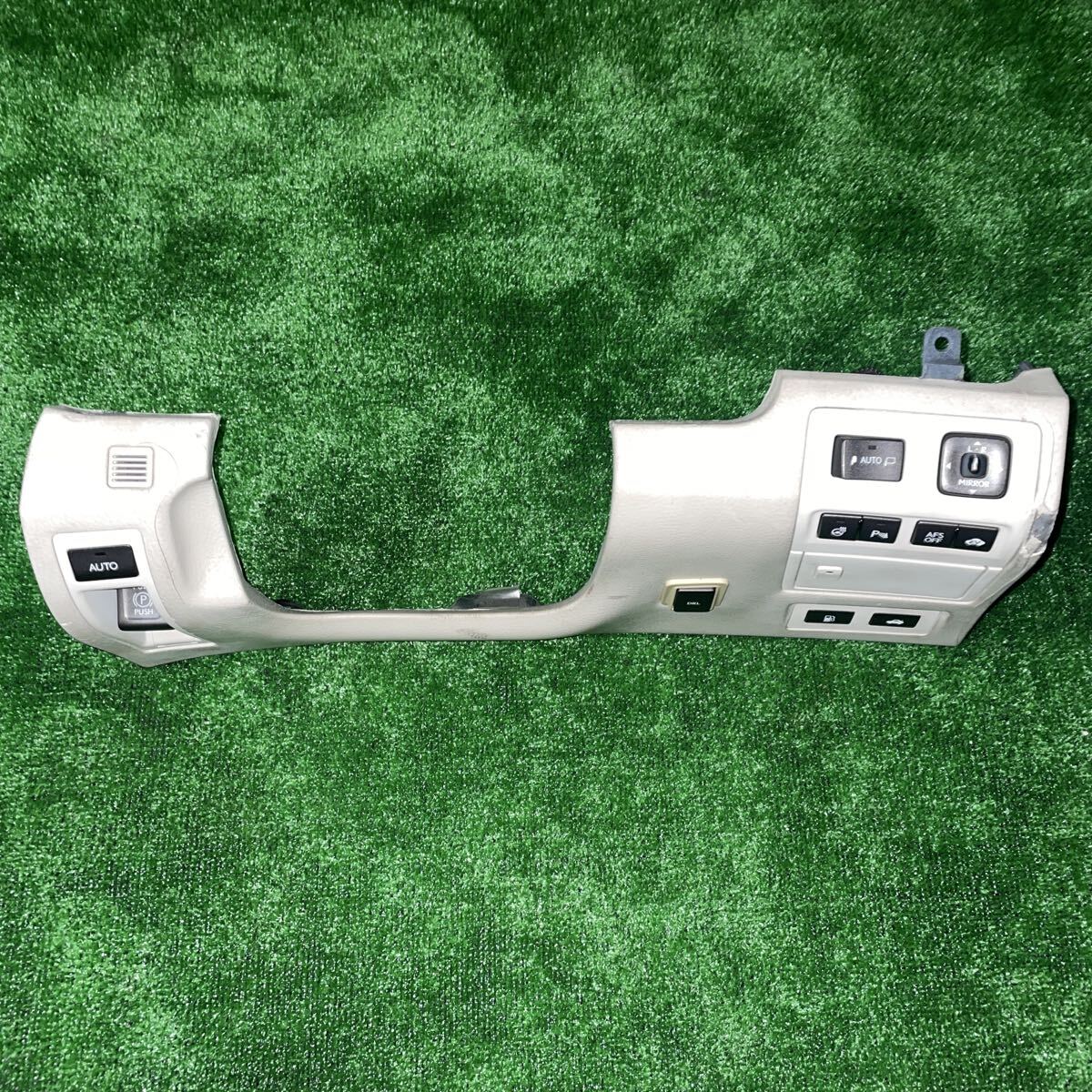 レクサス LS600h LS460インパネ車 コラム下 ハンドル下 カバー ベージュ UVF45 UVF46 USF40 拍卖