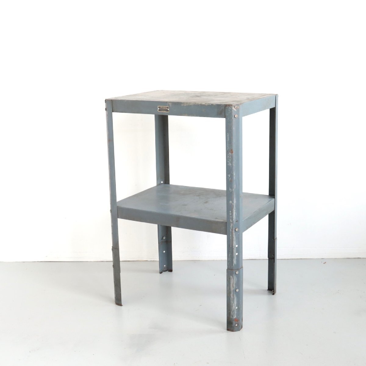 アメリカ ヴィンテージ メタルラック【#5241】インダストリアル スチールラック 飾り棚 ディスプレイ 店舗什器 陳列棚 ガレージ拍卖