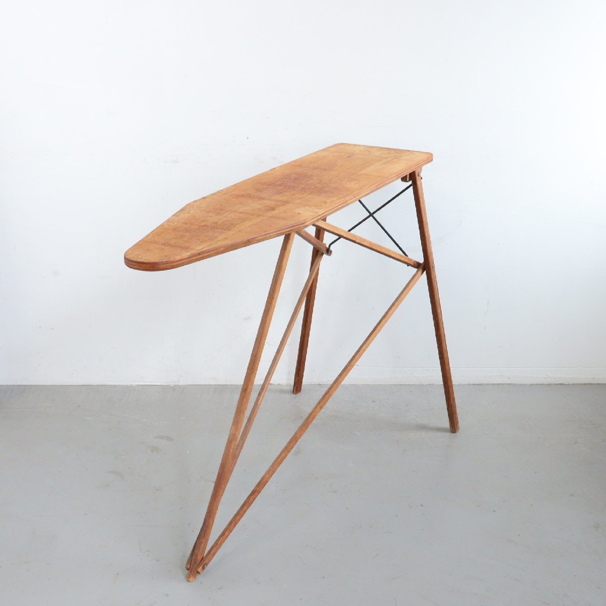 50s ヴィンテージ アイロン台/木製 アメリカ 折りたたみ アイロンテーブル 店舗什器 キャンプ アウトドア アンティーク#702-45-232-525拍卖