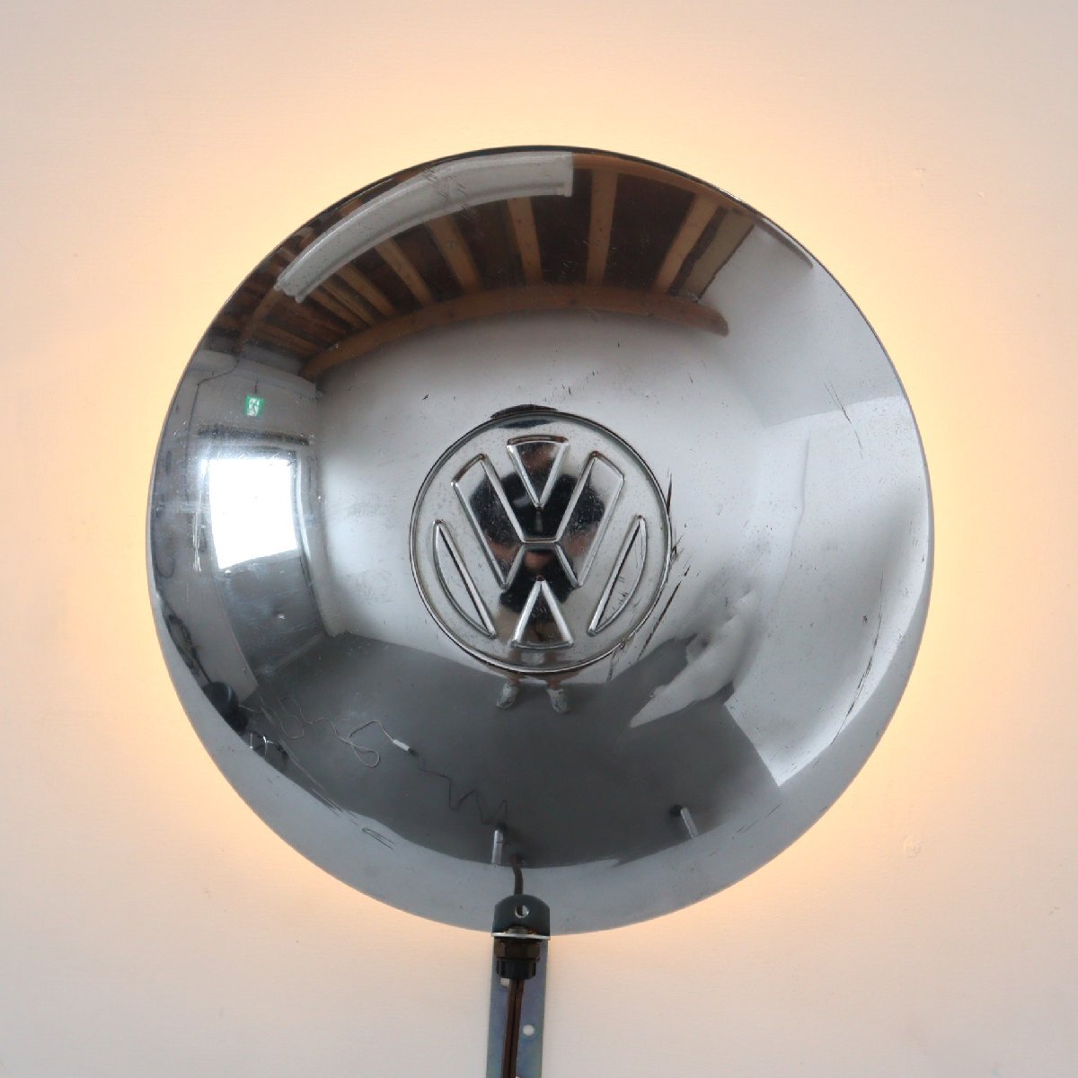フォルクスワーゲン ヴィンテージ ホイールキャップ リメイクランプ/VW アメリカ 壁掛け ガレージ ウォールランプ #610-15-039-495拍卖