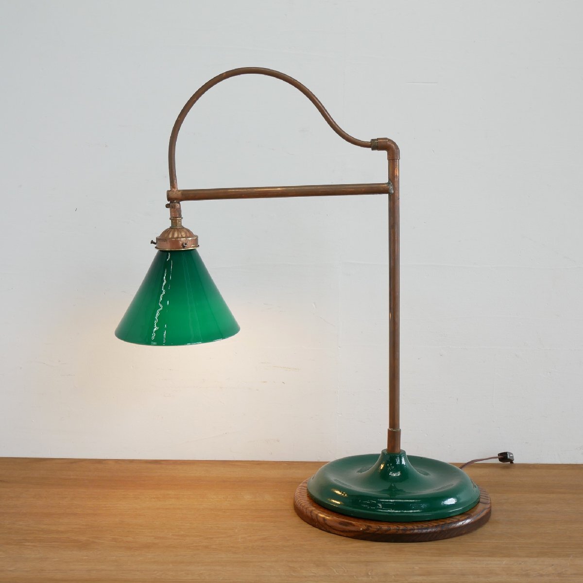 ヴィンテージ グリーンガラスシェード テーブルランプ / アメリカ ヴィンテージ照明 デスクライト #705-20-305-515拍卖