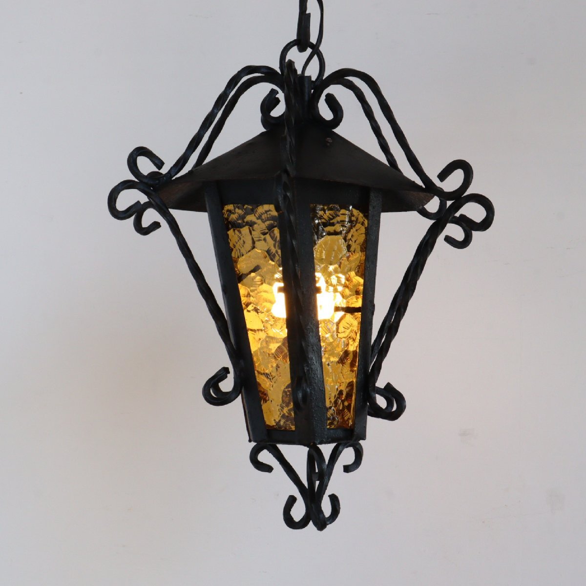 ヴィンテージ アンバーガラス ペンダントランプ/アイアン アメリカ アンティーク 吊り下げランプ カフェ 照明 レトロ#705-30-036-185拍卖