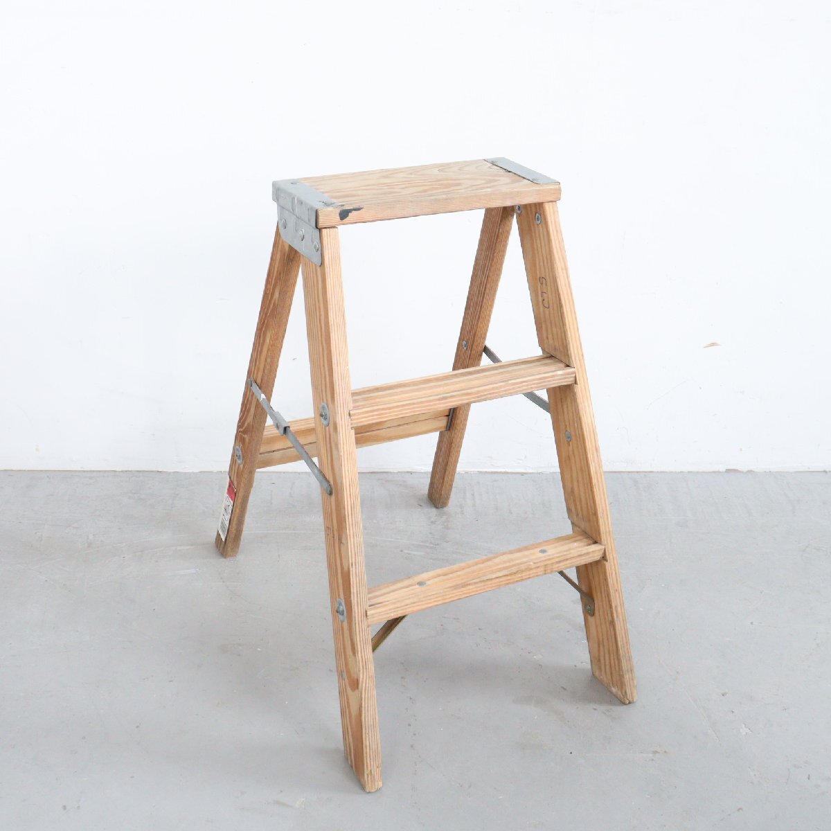 アメリカ ヴィンテージ 3段 脚立 / 木製ラダー stepladder ディスプレイ 店舗什器 ガーデニング アンティーク 雑貨#702-18-202-46拍卖
