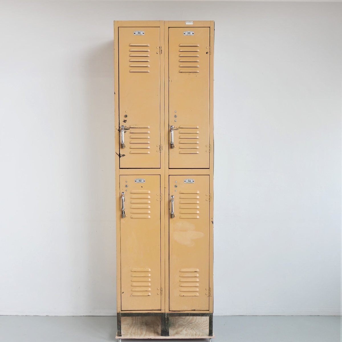 アメリカ ヴィンテージ スチール製ロッカー インダストリアル 店舗什器 ジャンクスタイル ガレージ ディスプレイ #502-285-77拍卖