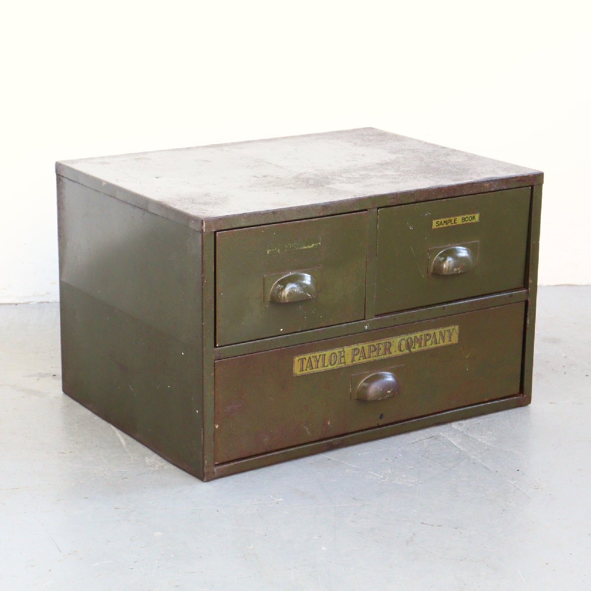 ヴィンテージ スチール製 キャビネット /収納 アメリカ 引出し インダストリアル ディスプレイ 卓上 アンティーク#610-50-210-421拍卖