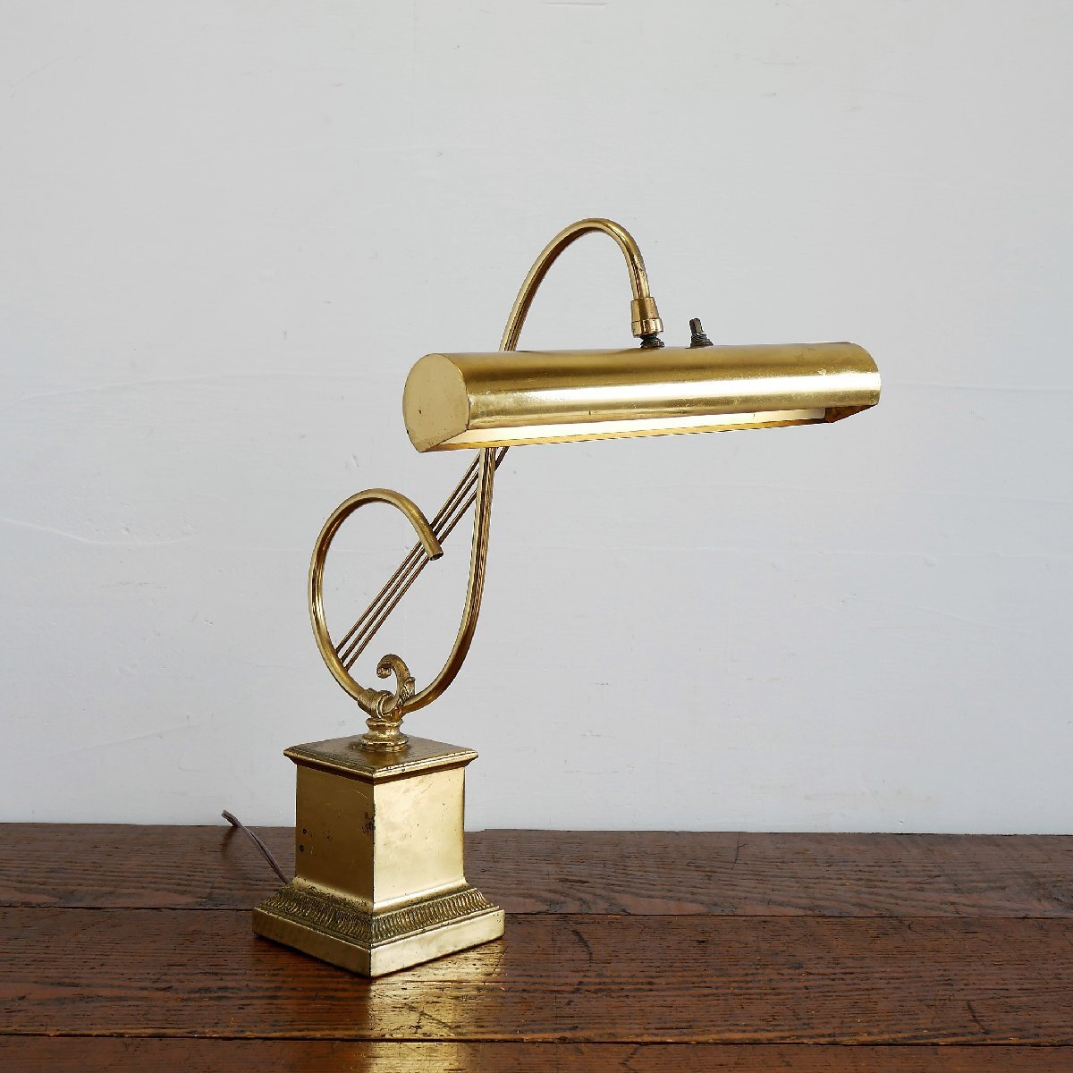 1950's アメリカ ヴィンテージ ピアノランプ 蛍光灯 アンティーク照明 ライト ゴールドカラー #502-302-181拍卖