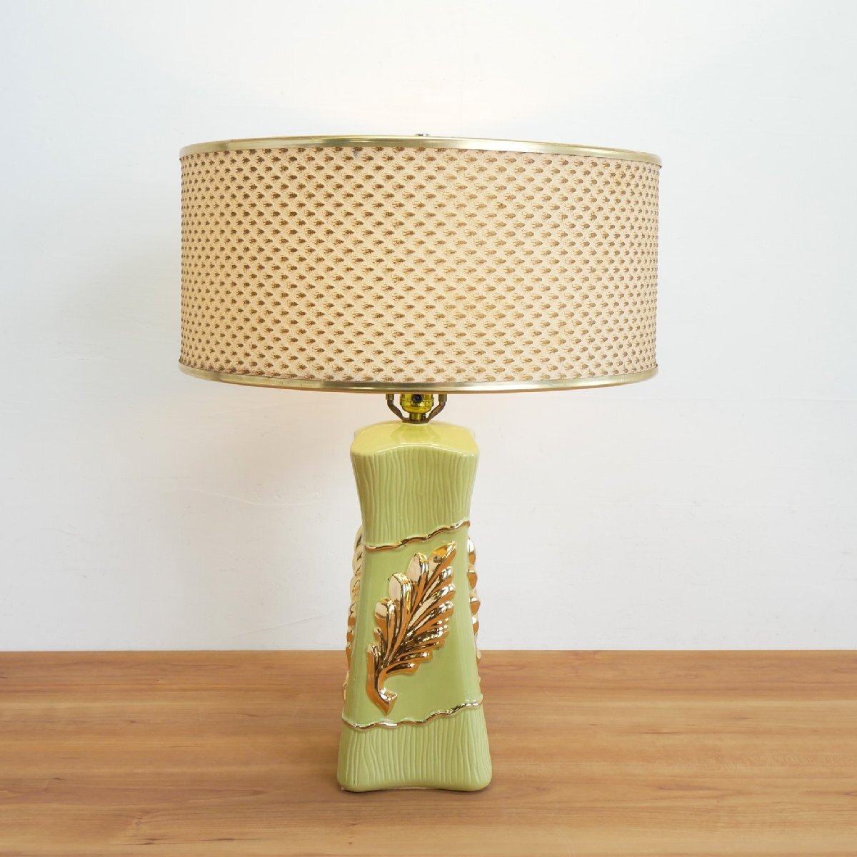 希少!50's 60's 樹脂シェード ミッドセンチュリー テーブルランプ / アメリカ ヴィンテージ 陶器製 MCM 照明 #610-100-25-269拍卖