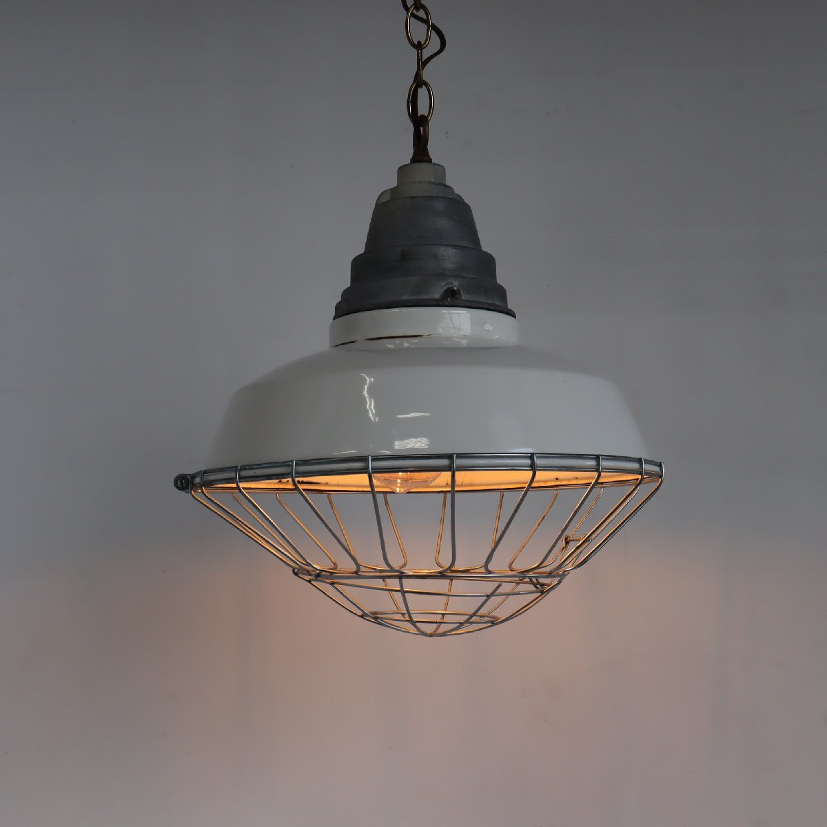 60s SMOOT HOLMAN CO. ガード付き ホーローシェード ペンダントランプ/ヴィンテージ インダストリアル 吊り下げ照明 #610-30-186-585拍卖