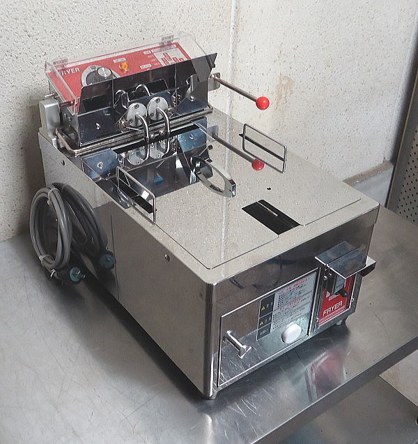 中古 業務用 23年製 エイシン EISHIN 卓上型 油量5L 電気100V フライヤー EF-5型 作動良好 現状品 傷汚有 厨房機器 店舗用品 電熱 簡単操作拍卖