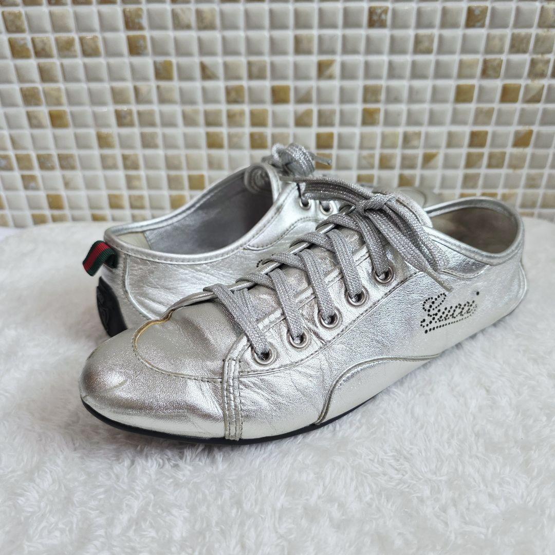 GUCCI グッチ シルバー スニーカー 38 1/2 ローカット ロゴ入り拍卖