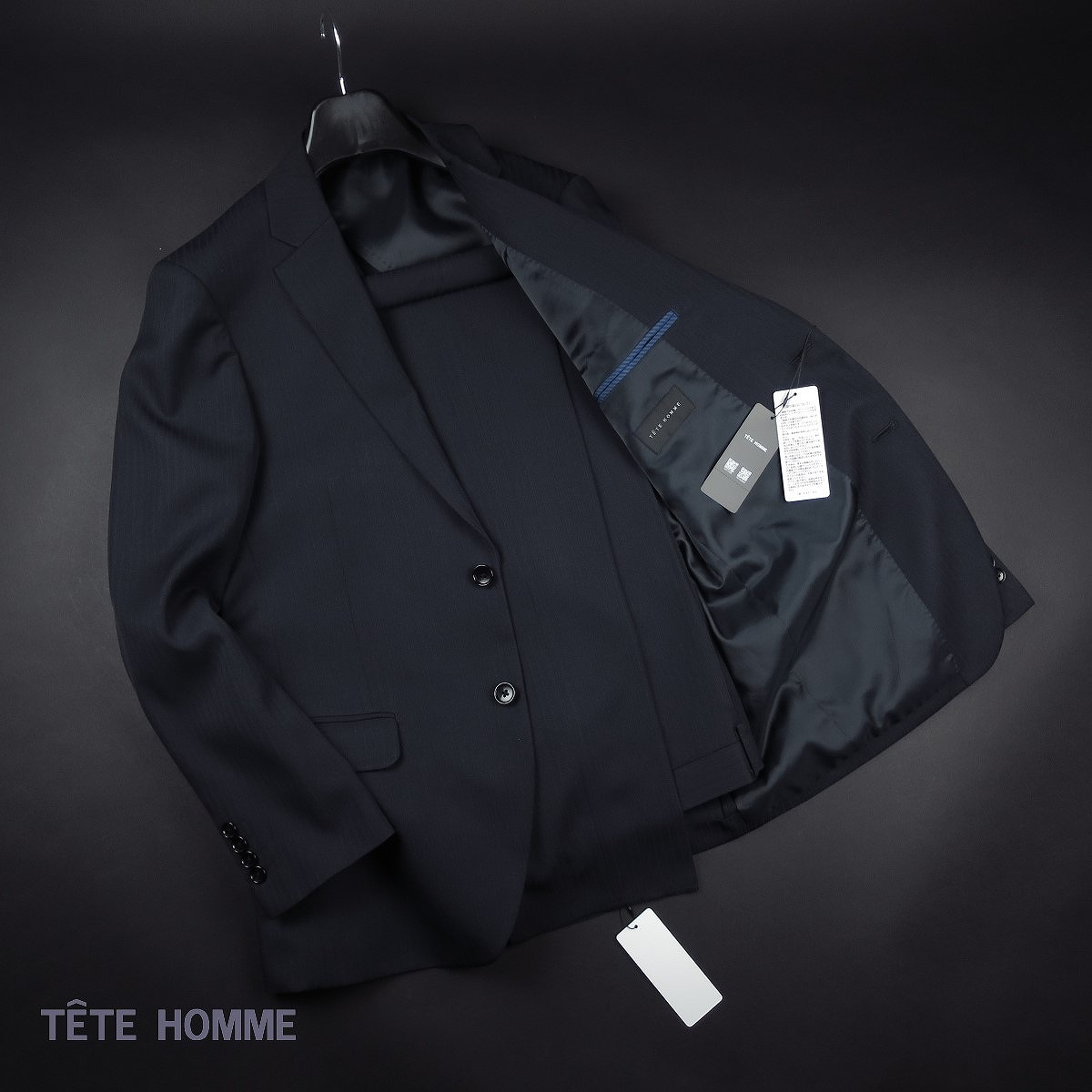 新品 ★ TETE HOMME テットオム 4WAY ストレッチ スーツ ウォッシャブル セットアップ 3201 942 紺 ストライプ 【M】拍卖
