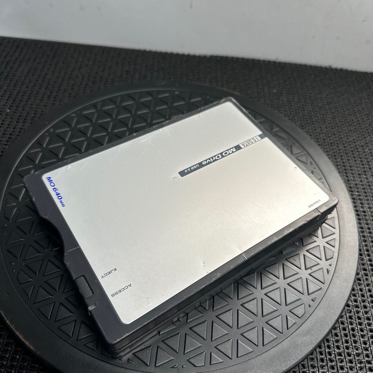 「R42_17K」I・O DATA MOドライブ MOC2-U640R 640MB USB2.0 動作機 本体のみ 電源アダプタ無し USBケーブル無し(251017)拍卖