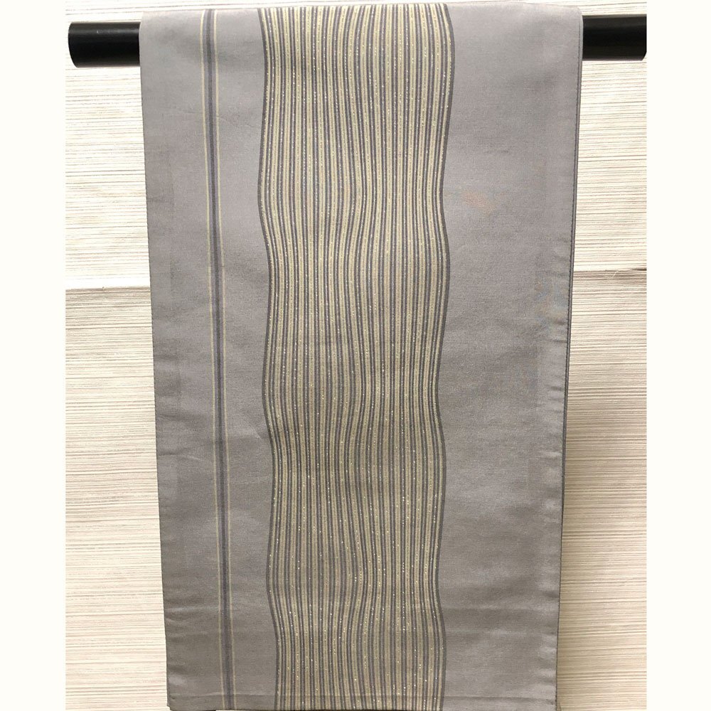 未使用 袋帯 グレーカラー 縦縞模様 金糸使用 粋 長さ約436㎝拍卖