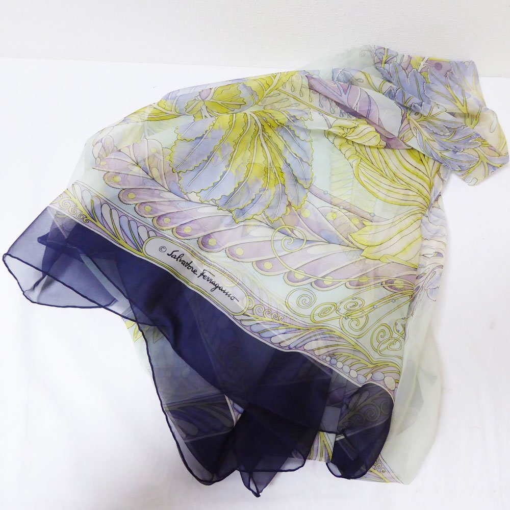 フェラガモ FERRAGAMO 大判スカーフ 絹100% シルク ヴィンテージ サルバトーレフェラガモ 薄い 軽い 冷房対策 高級感 拍卖