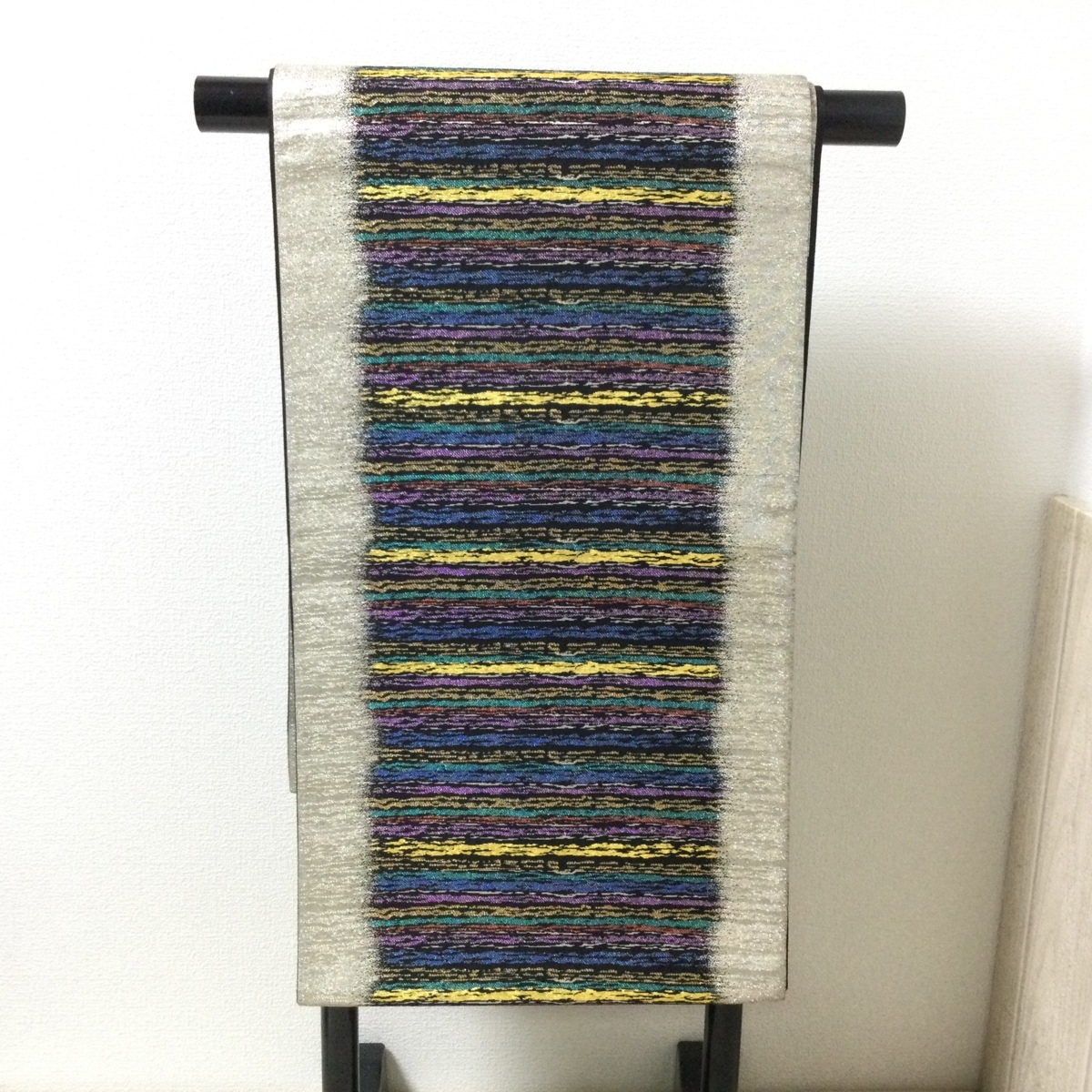クリーニング済み 袋帯 帯 ラメ ボーダー カラフル 黒地にラメボーダー 粋 素敵な帯 おび 呉服 着物拍卖