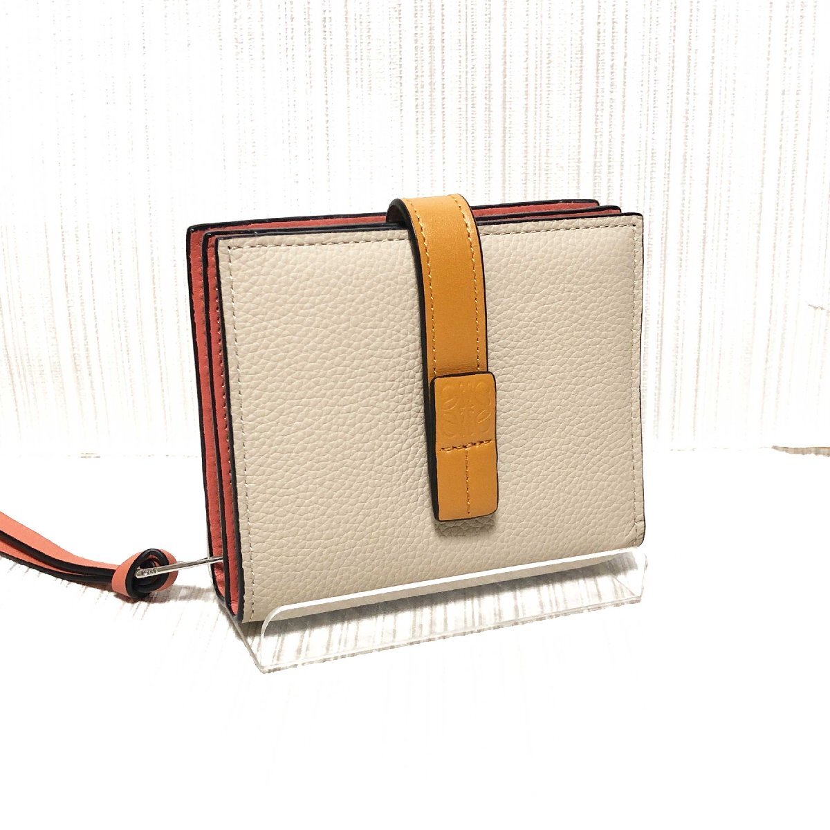 送料無料 美品 LOEWE ロエベ コンパクトジップウォレット(ソフトグレインカーフ)ライトオーツ/ハニー 財布拍卖