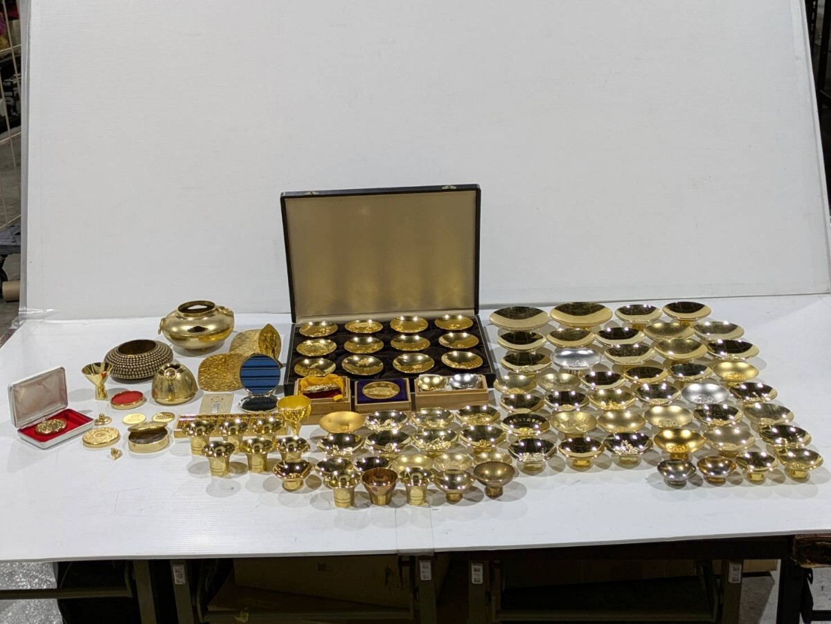 金杯大量まとめ! 24KGP 10kg以上 洋銀杯あり 小判 金メッキ 金杯 インテリア 金メッキ 酒器 盃 置物 コレクションゴールド 豪華拍卖