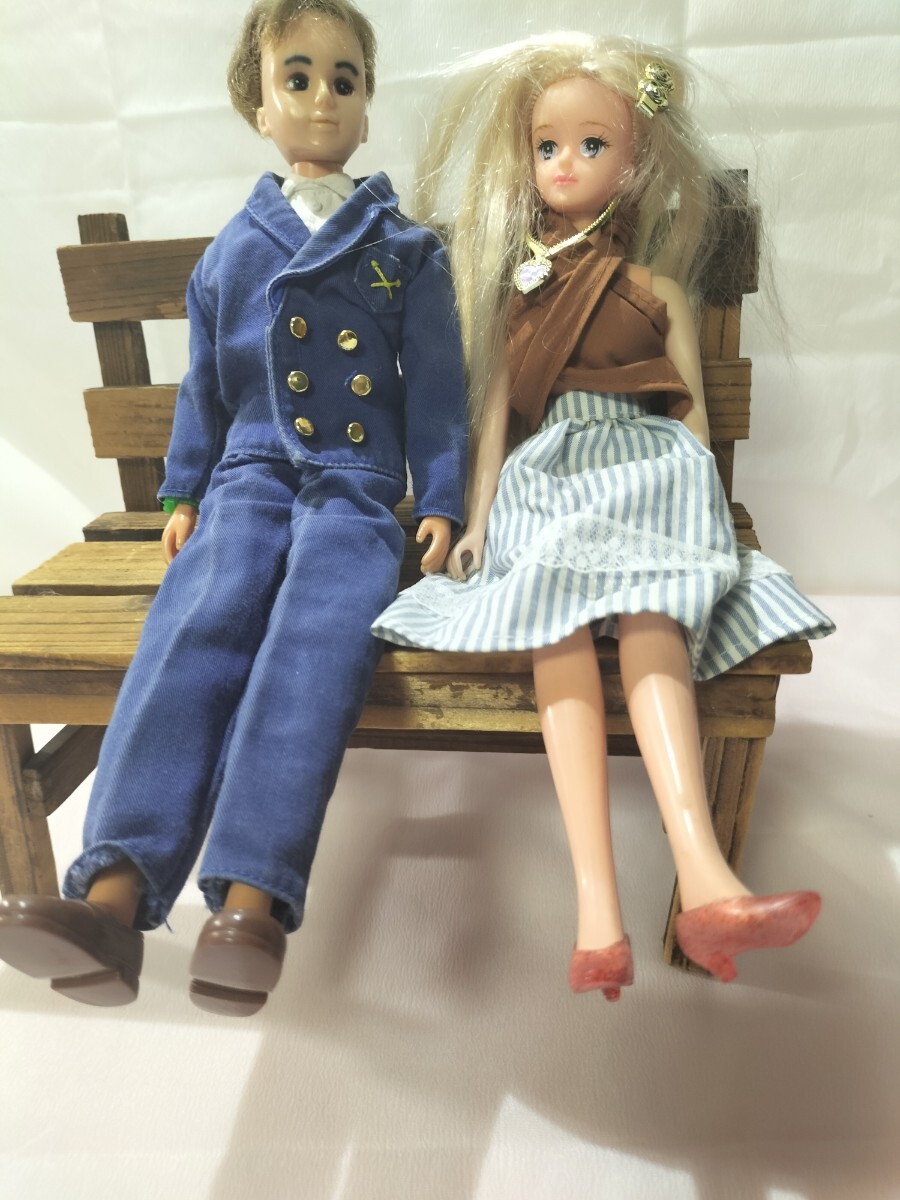リカちゃん人形 タカラ リカちゃんと恋人イサム君 木製ベンチ付き  当時物 中古品拍卖