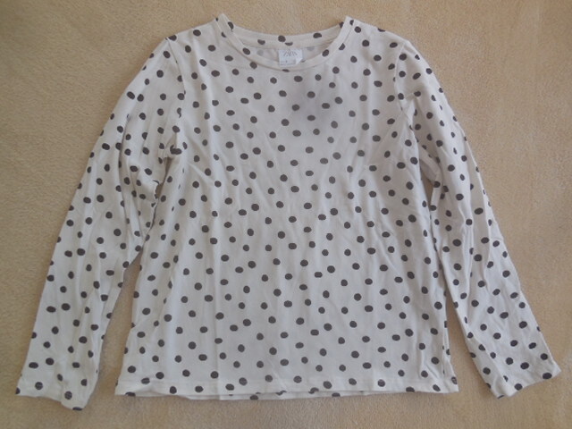 ■ZARA■長袖カットソー■9歳■サイズ140■モノトーン水玉柄■拍卖