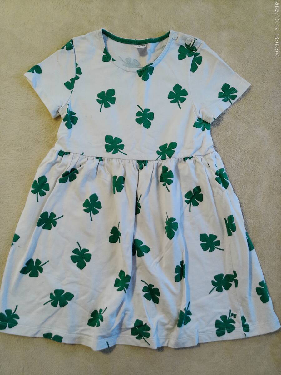■プチバトー■8歳■128cm■白地にグリーンの四つ葉のクローバー■半袖ワンピース■拍卖