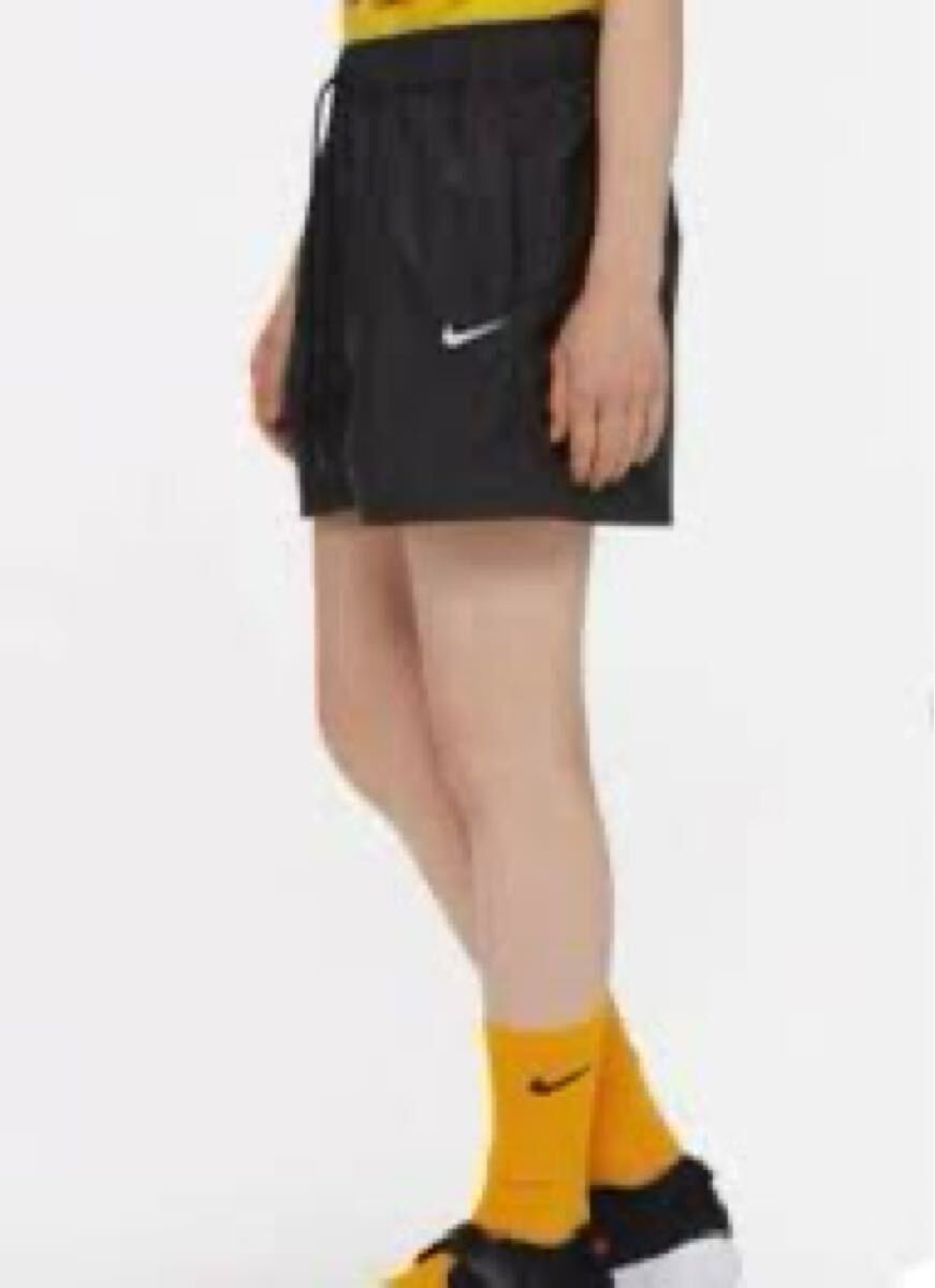 ナイキ スポーツウェア エッセンシャル ウィメンズ レペル ミッドライズ ショートパンツ / Nike 撥水 パンツ 黒 XS拍卖