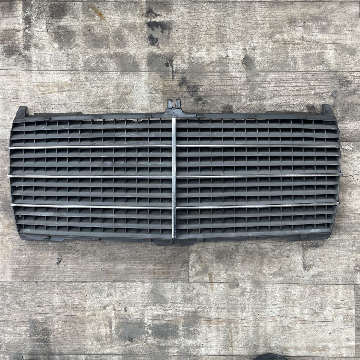 GL014 メルセデスベンツW124 前期 ラジエター インナーグリル 拍卖